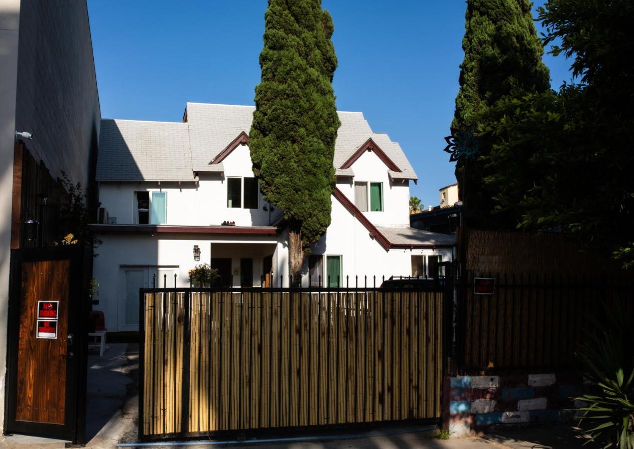 Rumi Los Angeles Eksteriør billede